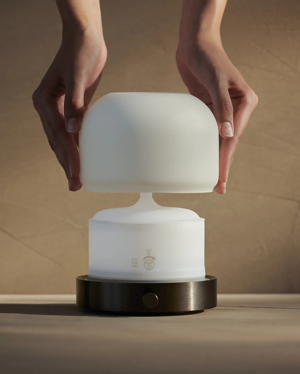 HOMSFOU 2er-Set Milchige Glaslampenschirme – Kugelförmig, 8 Cm, Mit Gewinde, Für Deckenleuchten, Eleganter Lichtdiffusor