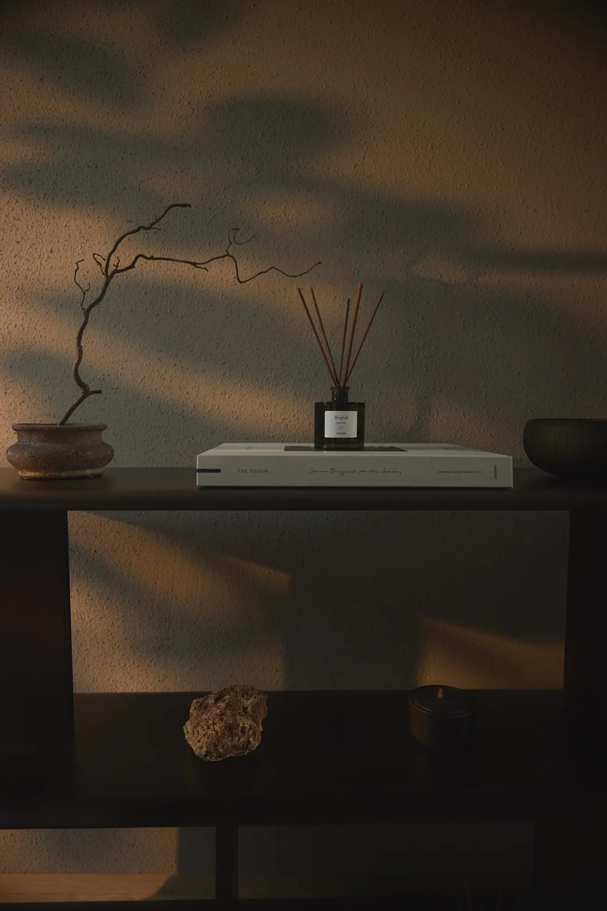 reed diffuser Bergluft by Looops in the bedroom