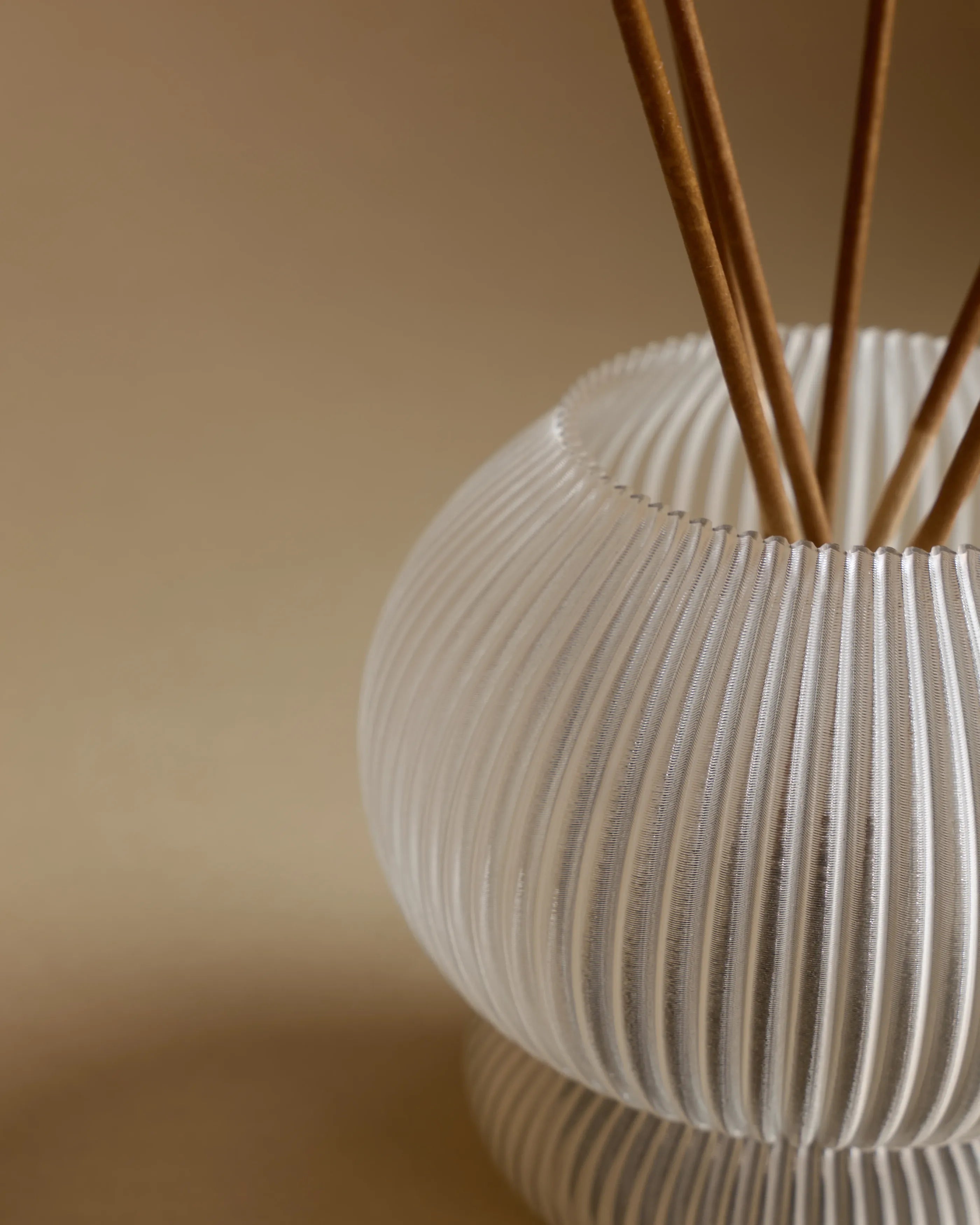 Koyl mit Duftstäbchen