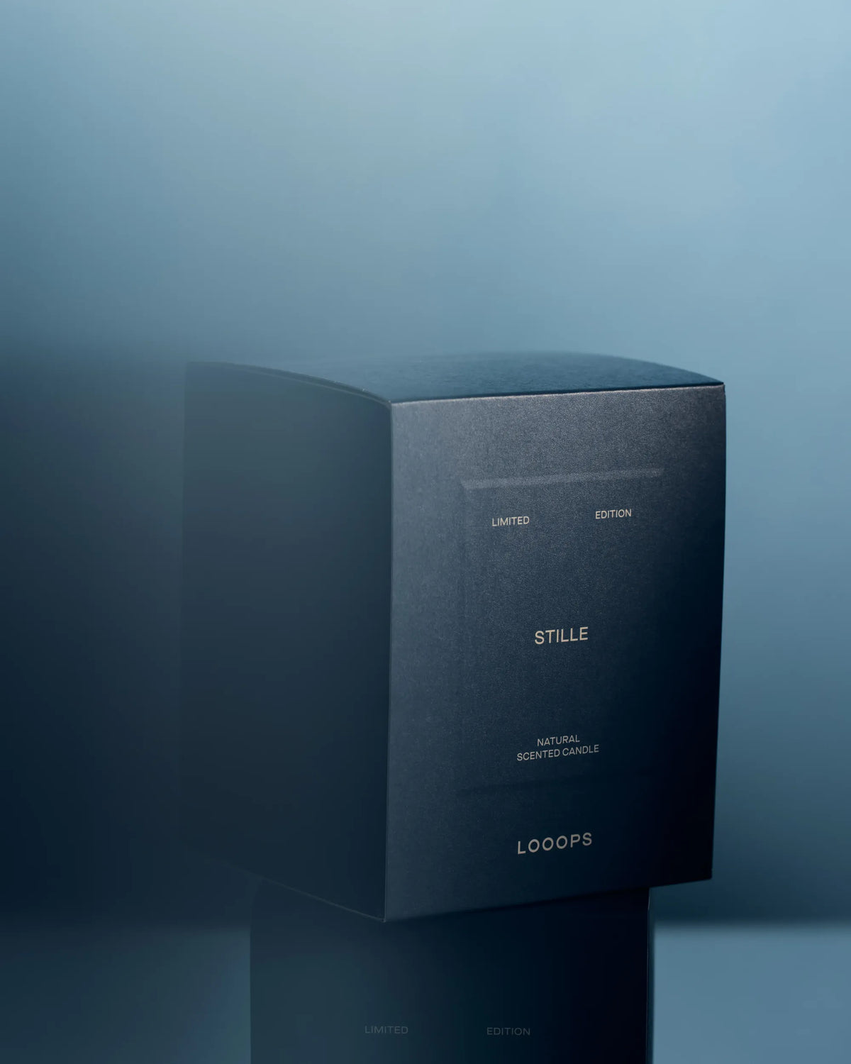 Große Duftkerze Stille · Limited Edition von Looops mit Verpackung
