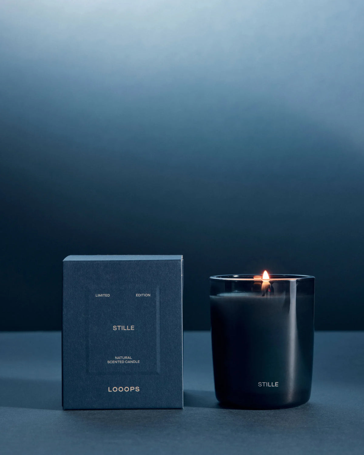 Kleine Duftkerze Stille · Limited Edition von Looops mit Verpackung